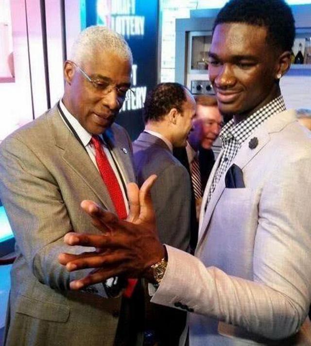 专家：全运会足球应对交流球员数量进行限制，才能推动青训（专家建议：全运会足球应限制交流球员名额以促进青训发展）