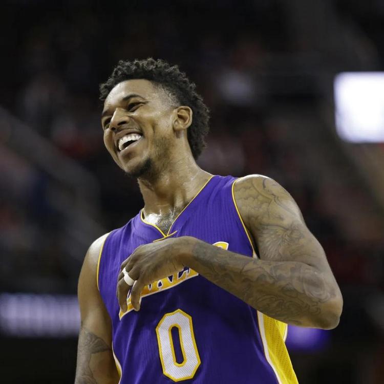 唯一全勤! 每体：埃里克·加西亚已成巴萨核心之一，表现全能（每体：全队唯一全勤的埃里克·加西亚已成巴萨核心，表现全面）