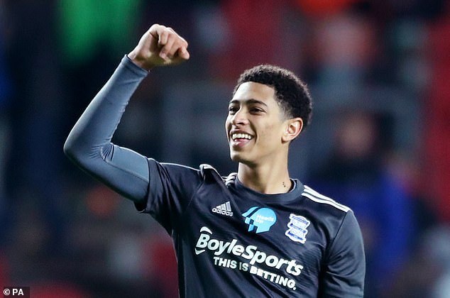 美记：马刺寻求交易索汉，换取即战力强球员补强轮换阵容（美媒：马刺考虑用索汉做筹码，换来即插即用强援以提升轮换）