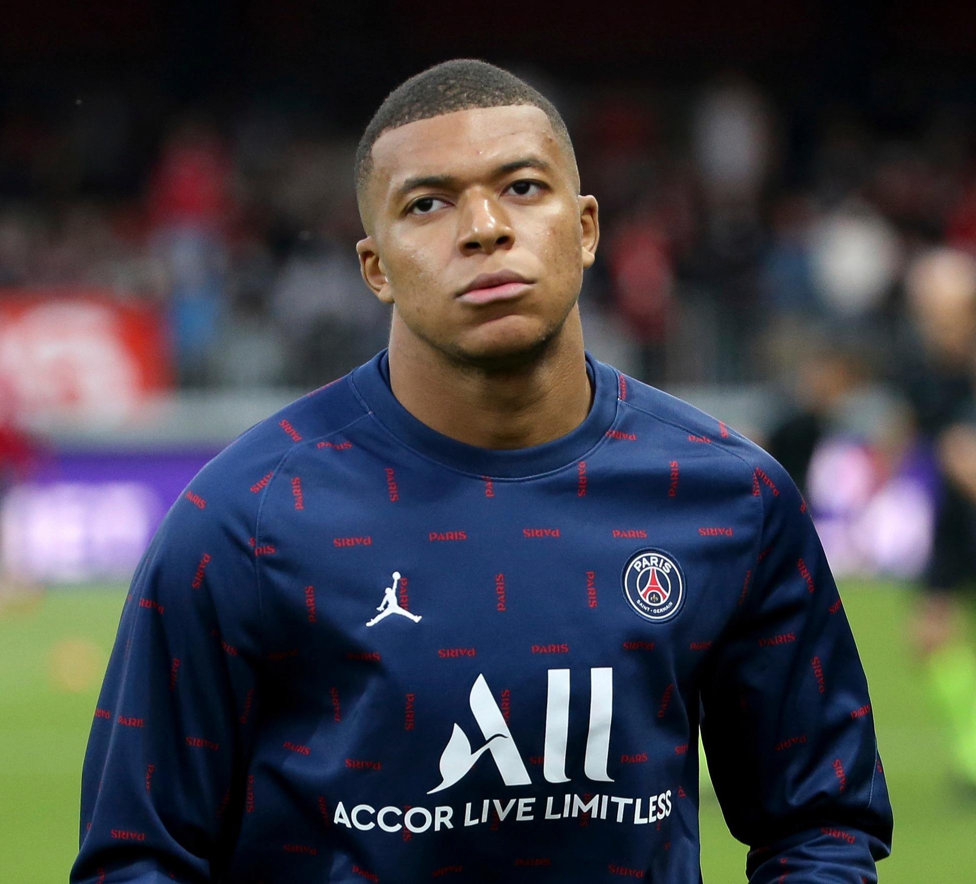 罗马诺：霍尔将在周二进行体检，转会费为2500万+400万英镑（罗马诺：霍尔周二接受体检，转会费2500万英镑+400万附加条款）