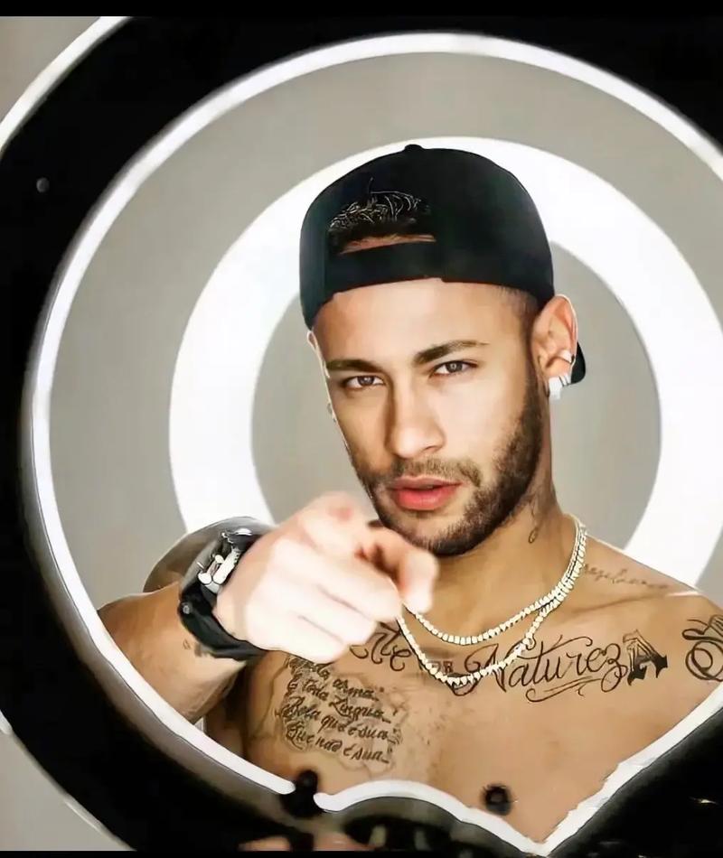 莫雷托：米兰在关注洛伦佐-卢卡，还被推荐了菲尔克鲁格（莫雷托：米兰考察洛伦佐-卢卡，菲尔克鲁格亦被推荐）