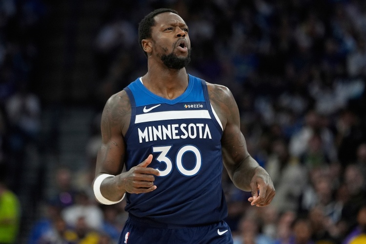 字母哥的未来之路：坚守母队还是勇敢探索（字母哥的抉择：留守老东家还是勇闯新舞台）