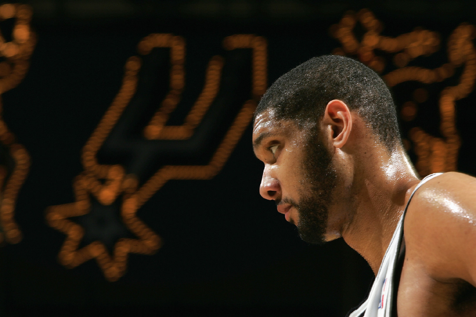 NBA半场：杨瀚森首发1篮板1失误4犯规，开拓者44-66落后灰熊（半场结束：杨瀚森先发仅1篮板、1次失误、4次犯规，开拓者44-66落后灰熊）